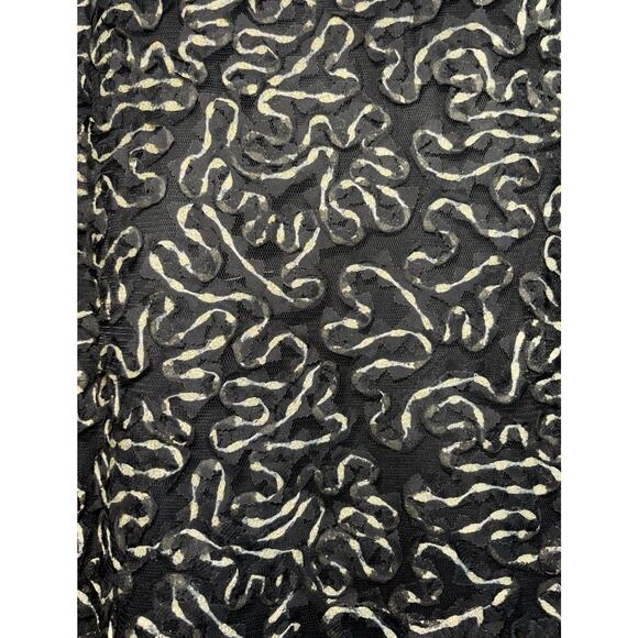 Tuckernuck NWT Nightly Organza Easton Black Gold Blouse Size Large - Picture 13 of 16